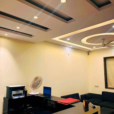Hotel Aerocity Golden Close To New Delhi Airport Exterior foto