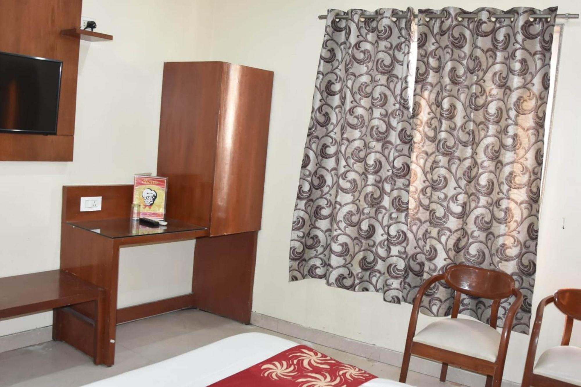 Hotel Aerocity Golden Close To New Delhi Airport Exterior foto